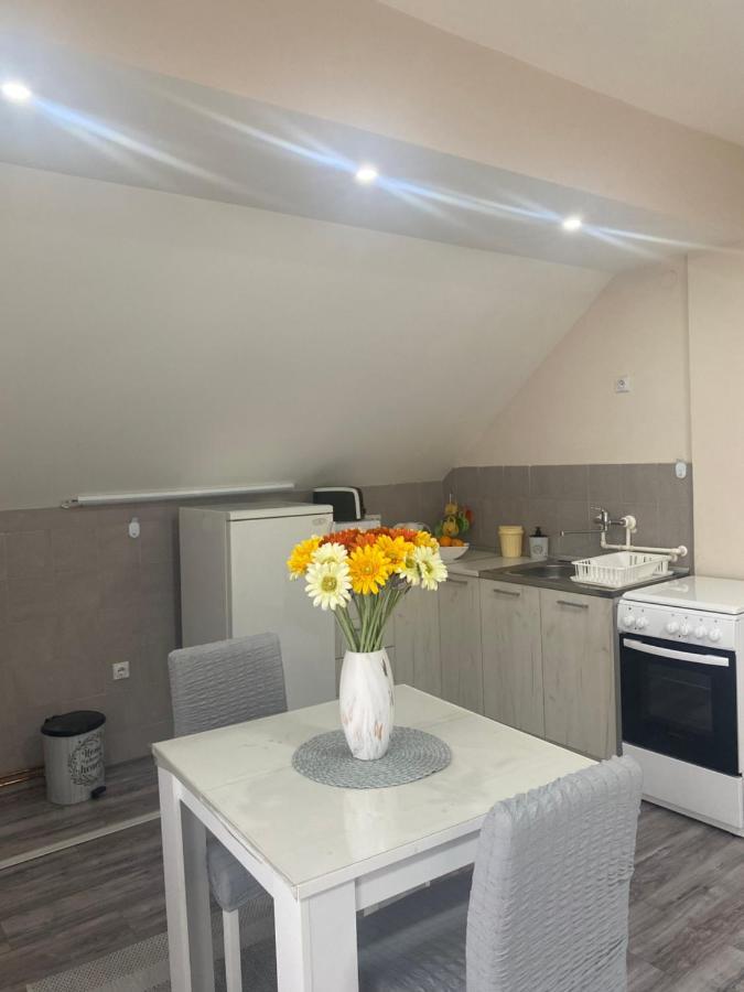 Apartment "Jona " Ni Exterior foto